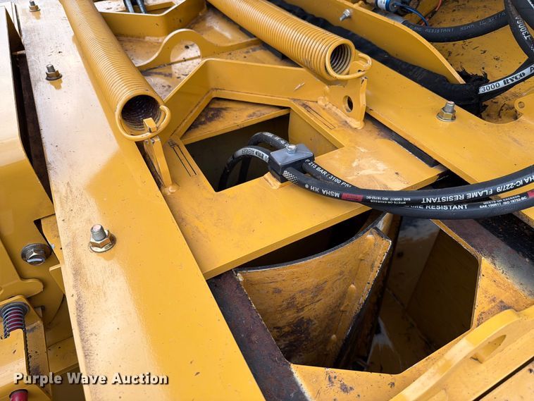 image for item EA0388 2015 Vermeer BC1500 wood chipper