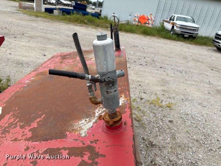 image for item EA4939 (3) oil tanks