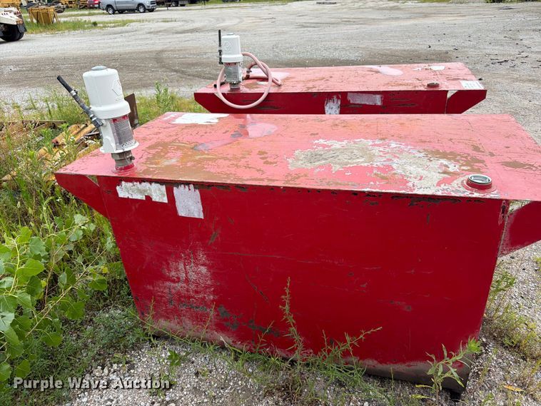image for item EA4939 (3) oil tanks