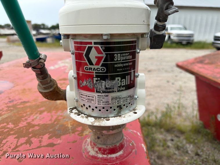 image for item EA4939 (3) oil tanks