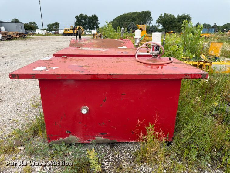 image for item EA4939 (3) oil tanks