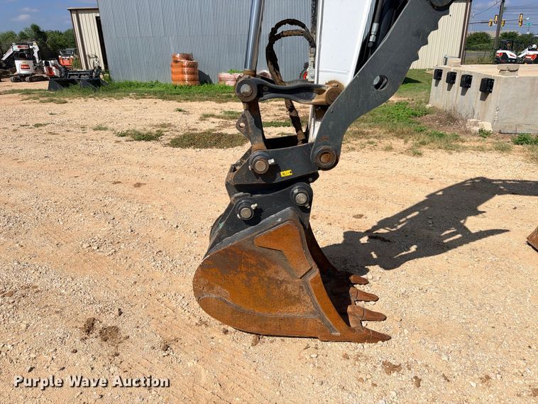 image for item ED5451 2023 Bobcat E88 R2-Series mini excavator