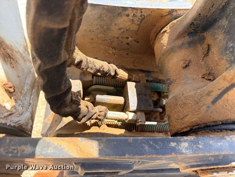 image for item ED5451 2023 Bobcat E88 R2-Series mini excavator