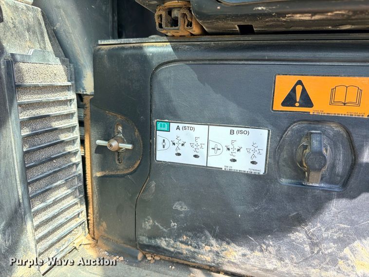 image for item ED5451 2023 Bobcat E88 R2-Series mini excavator