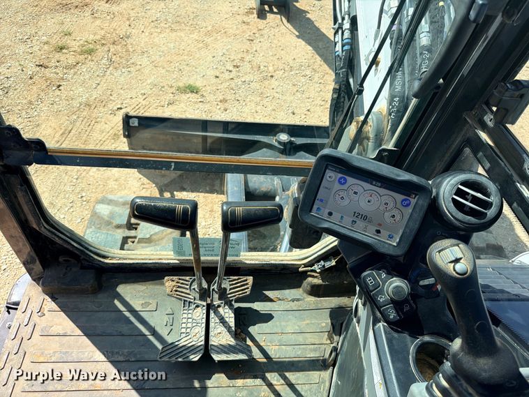 image for item ED5451 2023 Bobcat E88 R2-Series mini excavator