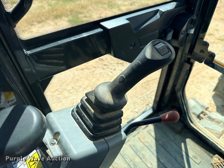 image for item ED5451 2023 Bobcat E88 R2-Series mini excavator