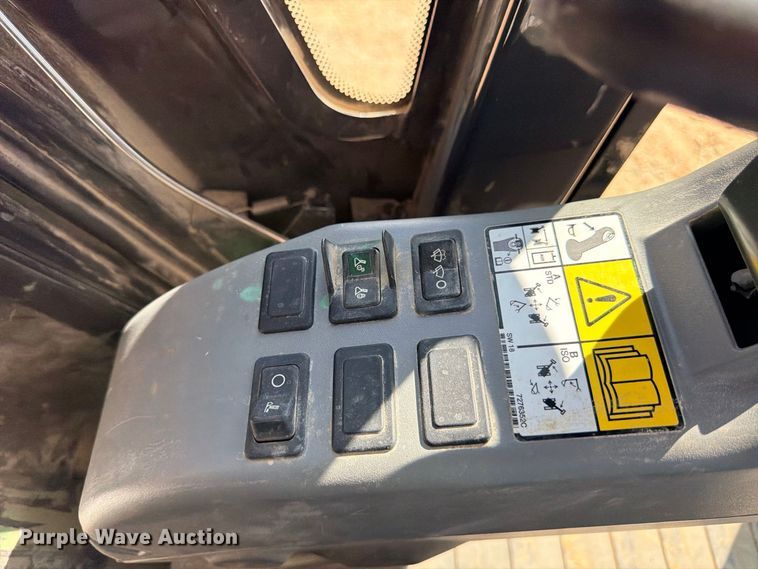 image for item ED5451 2023 Bobcat E88 R2-Series mini excavator