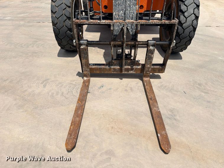 image for item ED5456 2020 JLG SkyTrak 8042 telehandler
