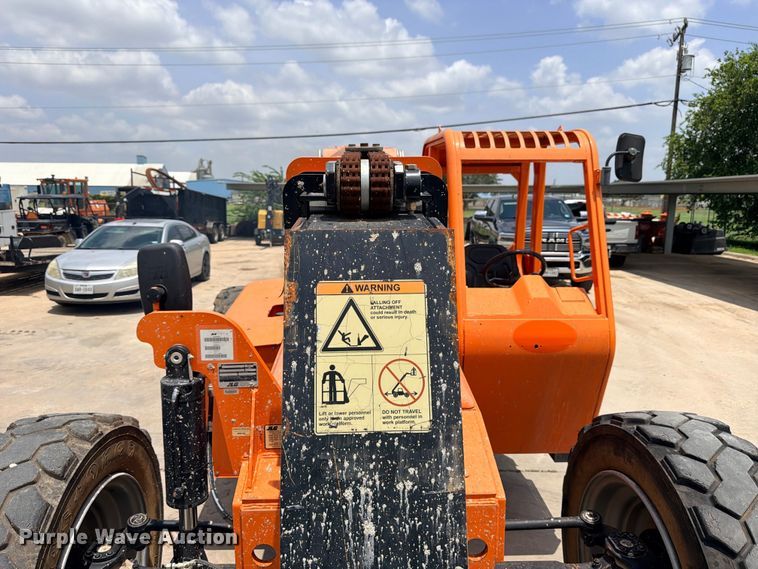 image for item ED5456 2020 JLG SkyTrak 8042 telehandler