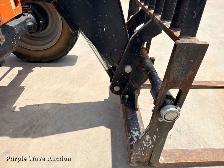 image for item ED5456 2020 JLG SkyTrak 8042 telehandler