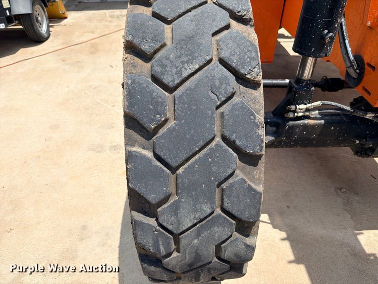 image for item ED5456 2020 JLG SkyTrak 8042 telehandler