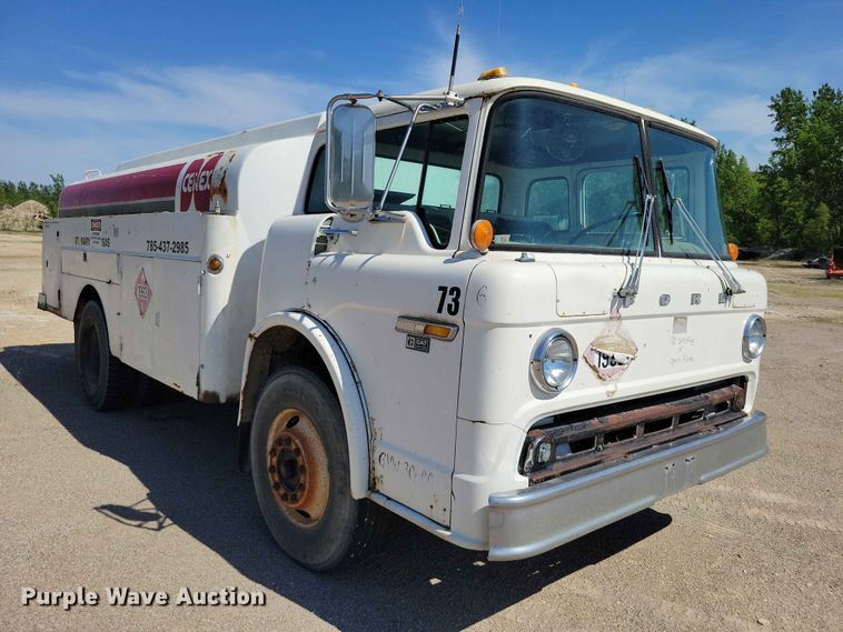 image for item EE1048 1984 Ford 7000 fuel truck