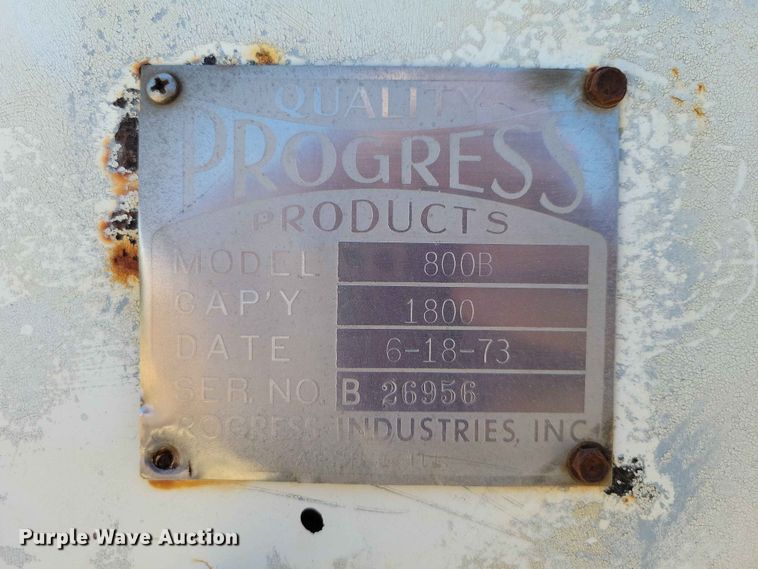image for item EE1048 1984 Ford 7000 fuel truck
