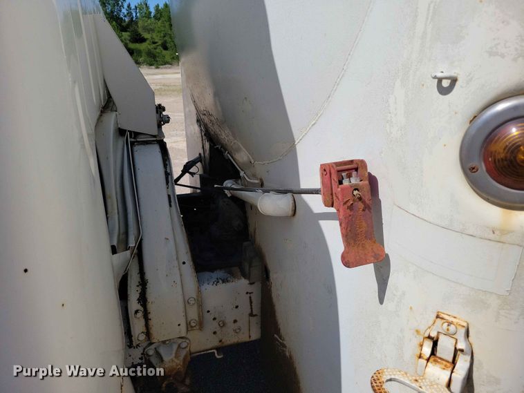 image for item EE1048 1984 Ford 7000 fuel truck