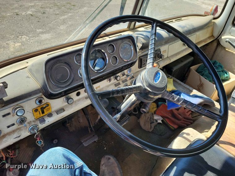 image for item EE1048 1984 Ford 7000 fuel truck