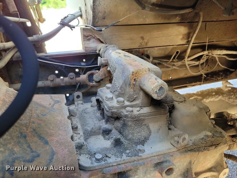 image for item EE1048 1984 Ford 7000 fuel truck