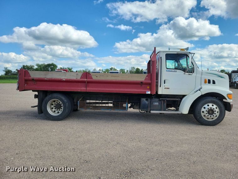 image for item EE1181 1997 Ford Louisville dump truck