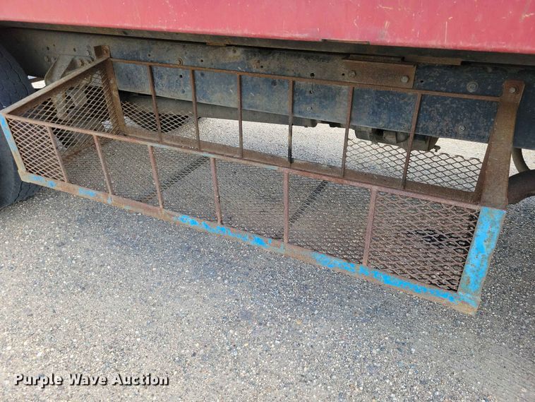 image for item EE1181 1997 Ford Louisville dump truck