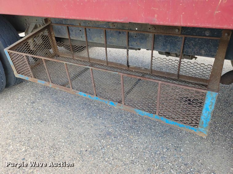 image for item EE1181 1997 Ford Louisville dump truck