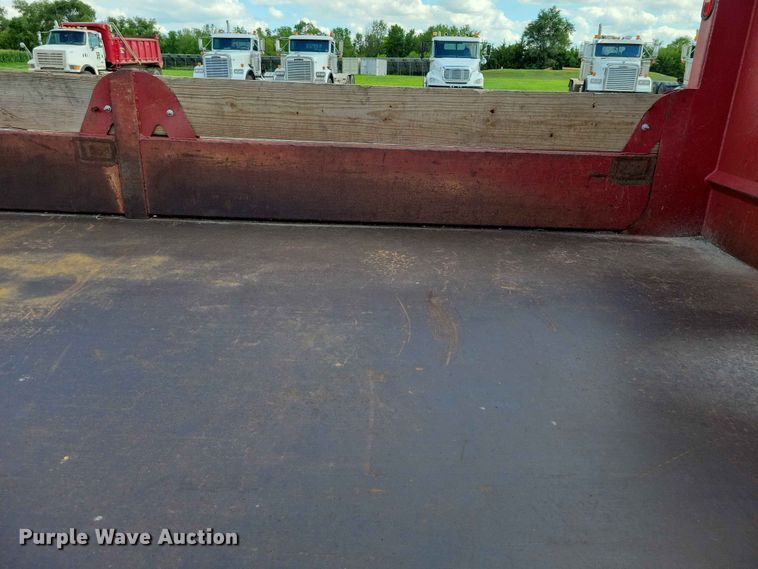 image for item EE1181 1997 Ford Louisville dump truck