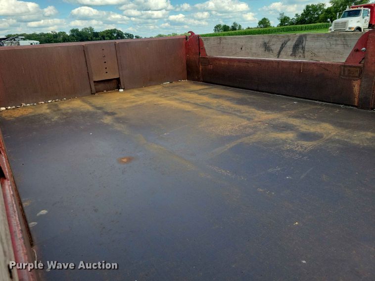 image for item EE1181 1997 Ford Louisville dump truck