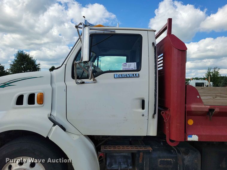 image for item EE1181 1997 Ford Louisville dump truck