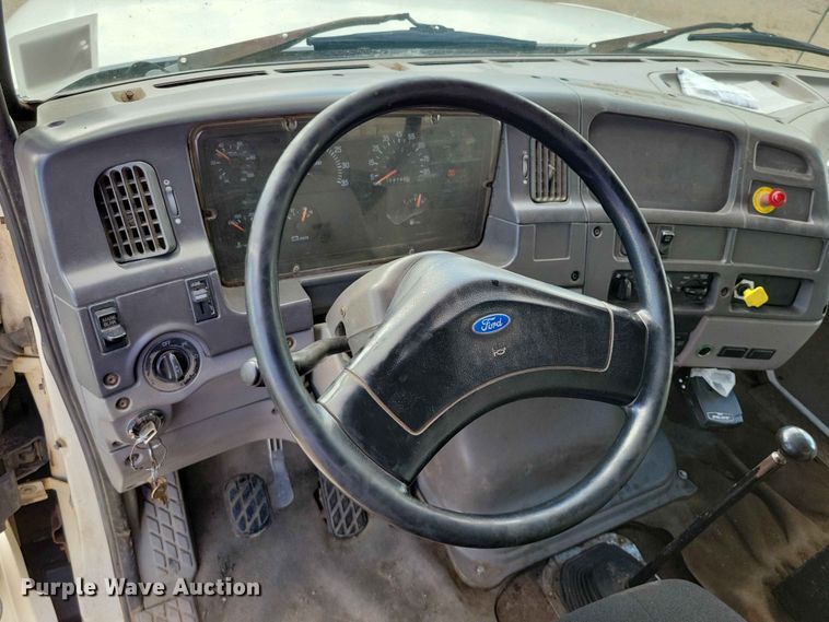 image for item EE1181 1997 Ford Louisville dump truck