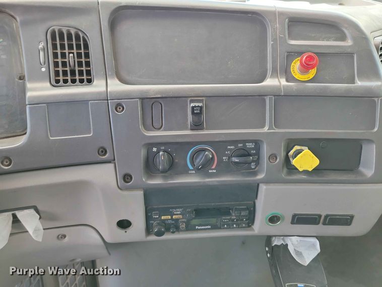 image for item EE1181 1997 Ford Louisville dump truck