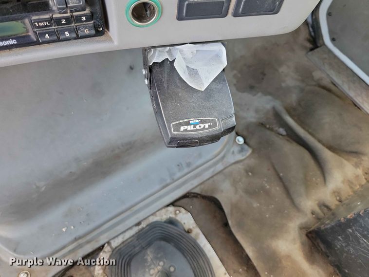 image for item EE1181 1997 Ford Louisville dump truck