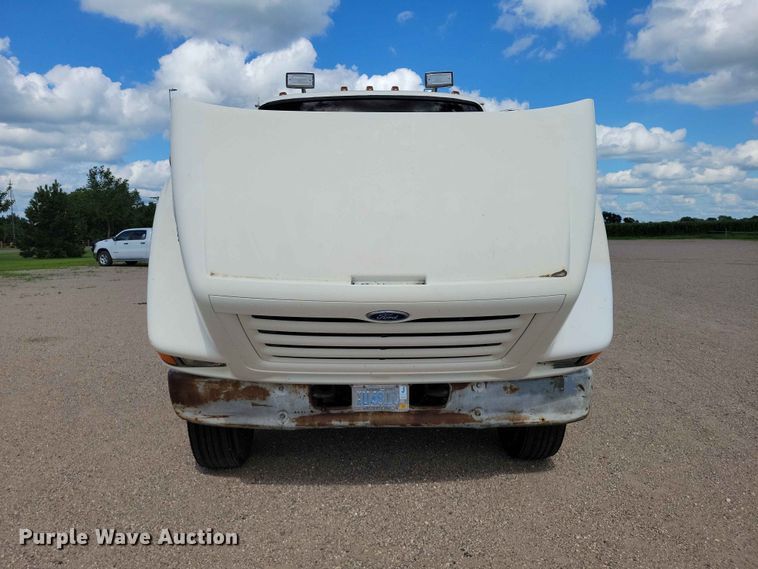 image for item EE1181 1997 Ford Louisville dump truck