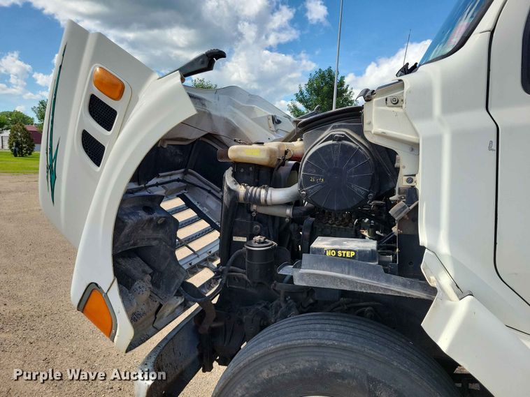 image for item EE1181 1997 Ford Louisville dump truck