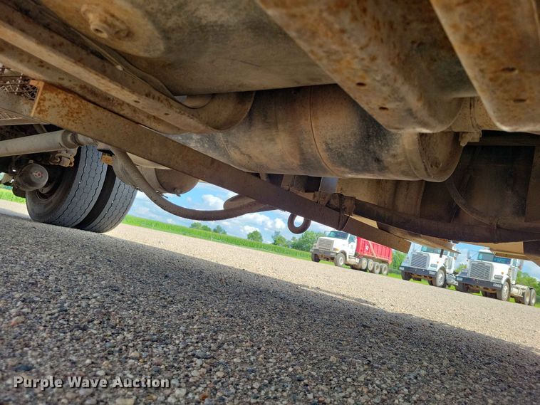 image for item EE1181 1997 Ford Louisville dump truck
