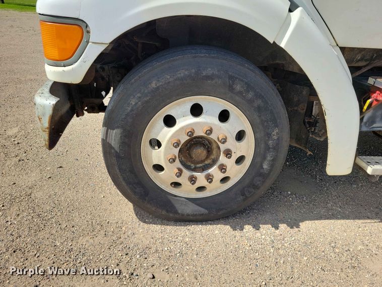 image for item EE1181 1997 Ford Louisville dump truck