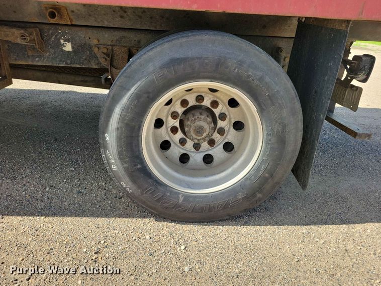 image for item EE1181 1997 Ford Louisville dump truck