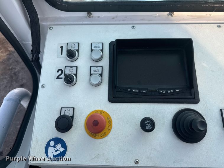 image for item EG2380 2016 Kalyn Siebert puller tensioner trailer