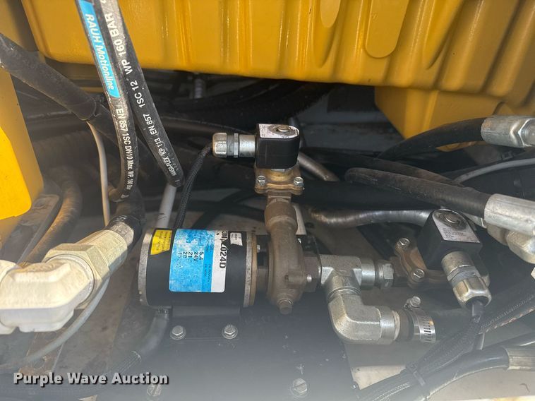 image for item EG2380 2016 Kalyn Siebert puller tensioner trailer