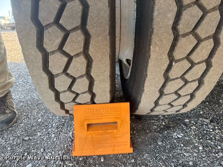 image for item EG2380 2016 Kalyn Siebert puller tensioner trailer