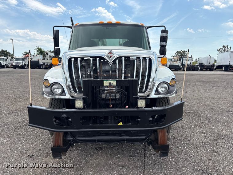 image for item EG9089 2009 International 7500 Crane Truck