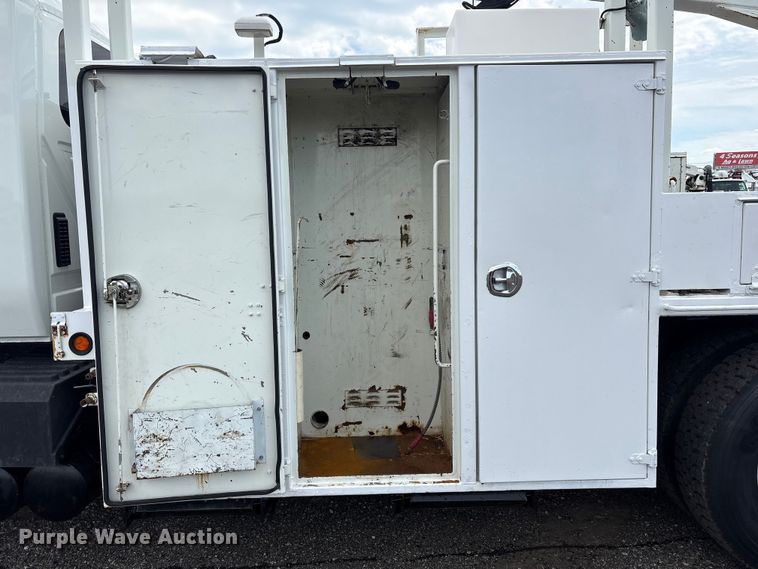 image for item EG9089 2009 International 7500 Crane Truck