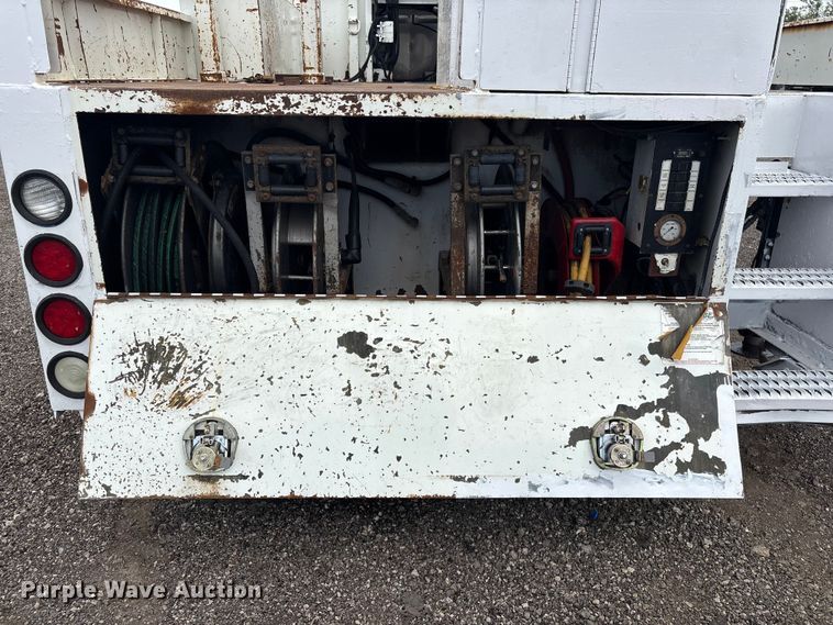 image for item EG9089 2009 International 7500 Crane Truck