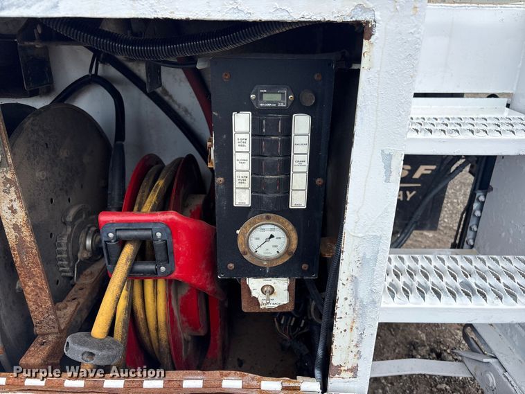 image for item EG9089 2009 International 7500 Crane Truck
