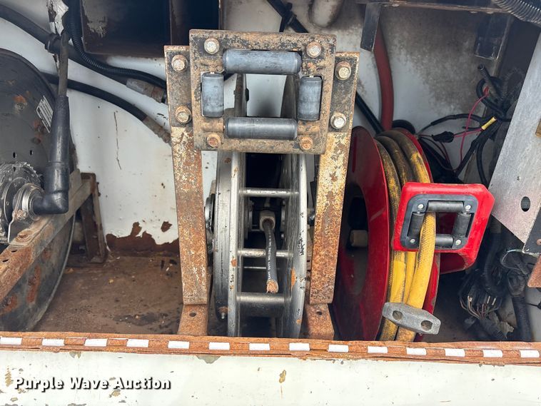 image for item EG9089 2009 International 7500 Crane Truck