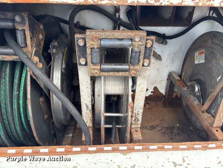 image for item EG9089 2009 International 7500 Crane Truck
