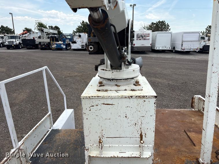 image for item EG9089 2009 International 7500 Crane Truck