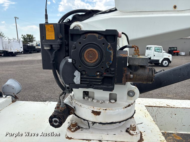 image for item EG9089 2009 International 7500 Crane Truck