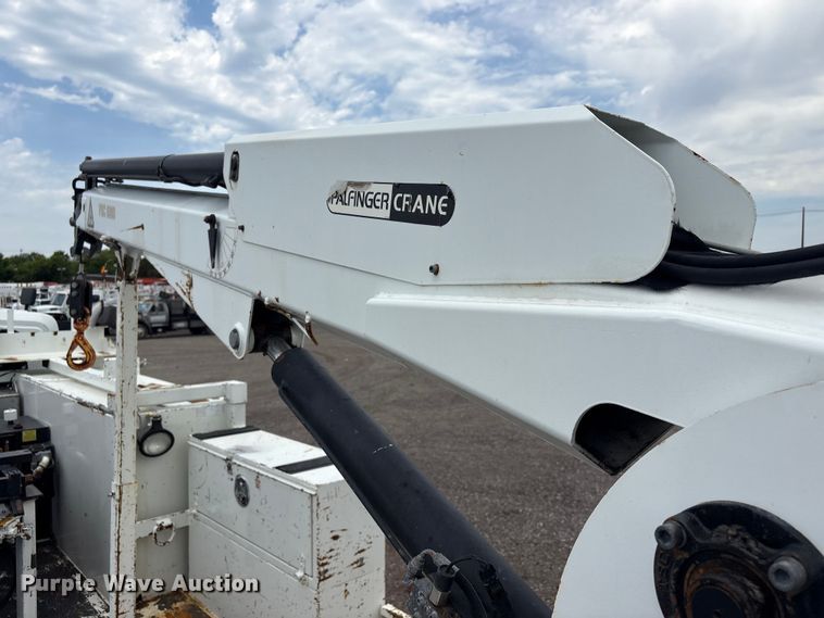 image for item EG9089 2009 International 7500 Crane Truck