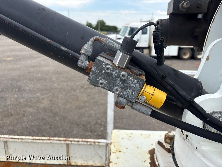 image for item EG9089 2009 International 7500 Crane Truck