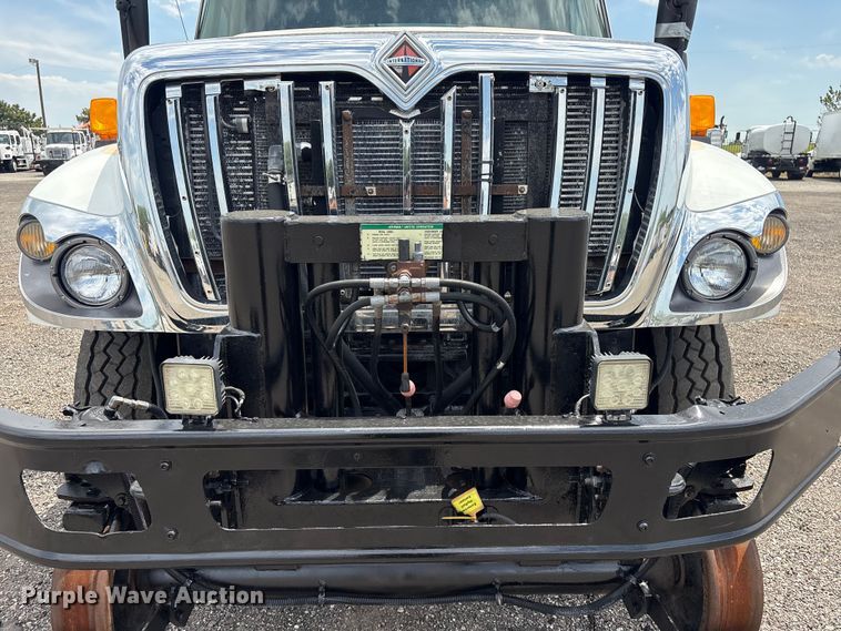 image for item EG9089 2009 International 7500 Crane Truck