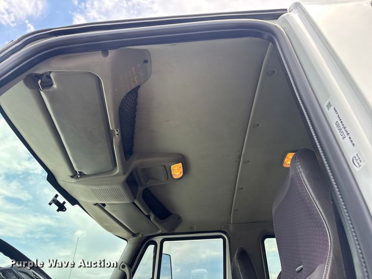 image for item EG9089 2009 International 7500 Crane Truck