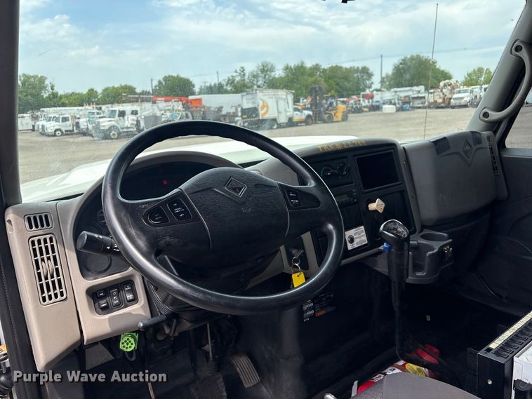 image for item EG9089 2009 International 7500 Crane Truck